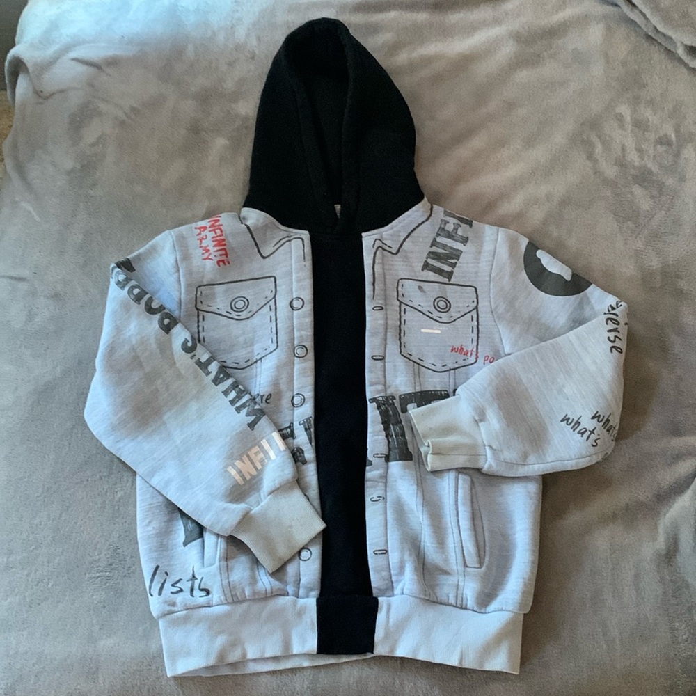 Caylus Infinite sweatshirt boys size large